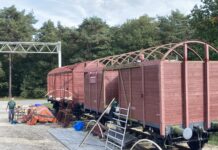 Historische wagons komen aan op plek van bestemming