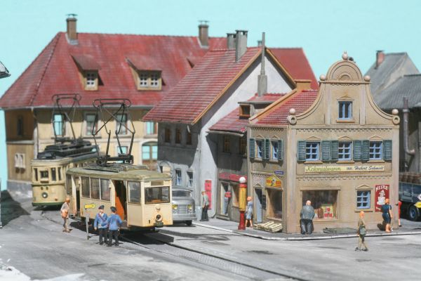 Doen: Dorpsdiorama Pola-bouwdoos Railhobby