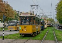 Historische optocht trekt door Rotterdam