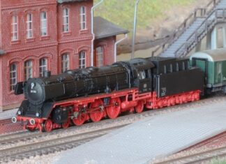 Railtest Fleischmann BR 01 in diorama