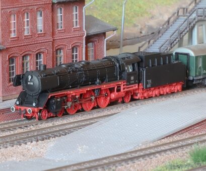 Railtest Fleischmann BR 01 in diorama